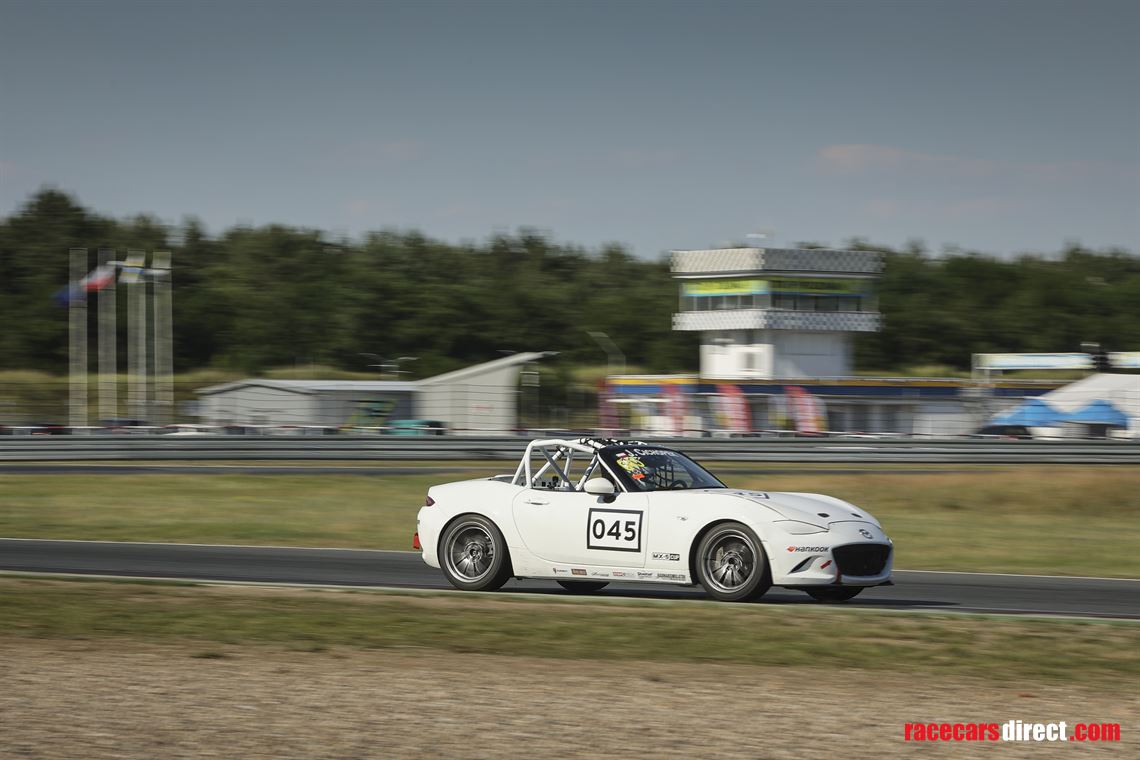 mazda-mx-5-race-cars