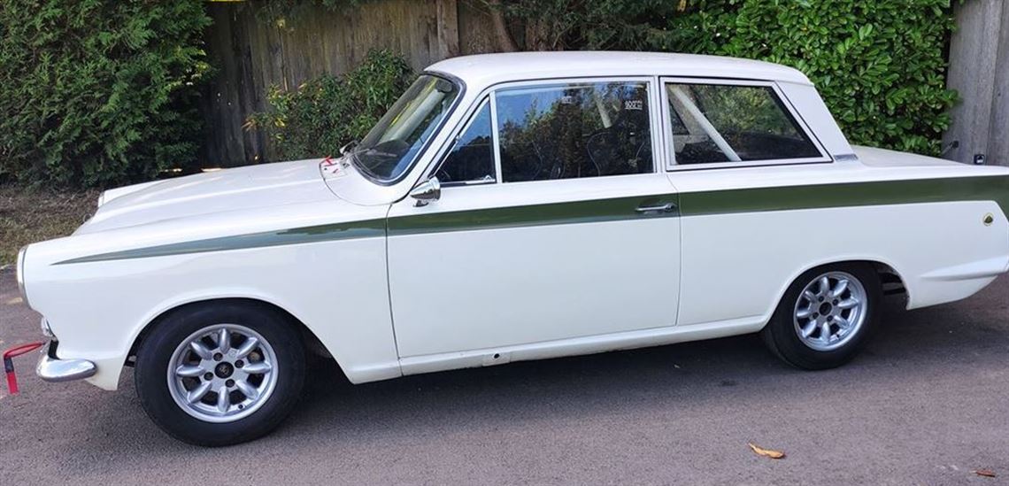 lotus-cortina-mk1-1963-with-new-fia-papers-ra