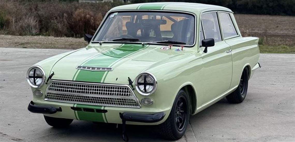 1963-mk1-ford-cortina-race-car