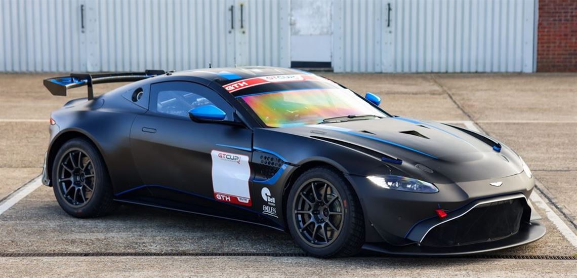 2022-aston-martin-vantage-amr-gt4