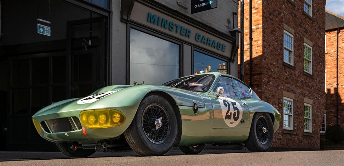 1963-triumph-tr4-slr-evocation