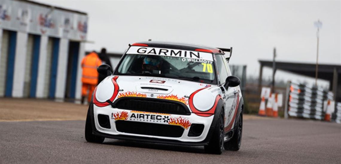 championship-winning-mini-challenge-clubsport
