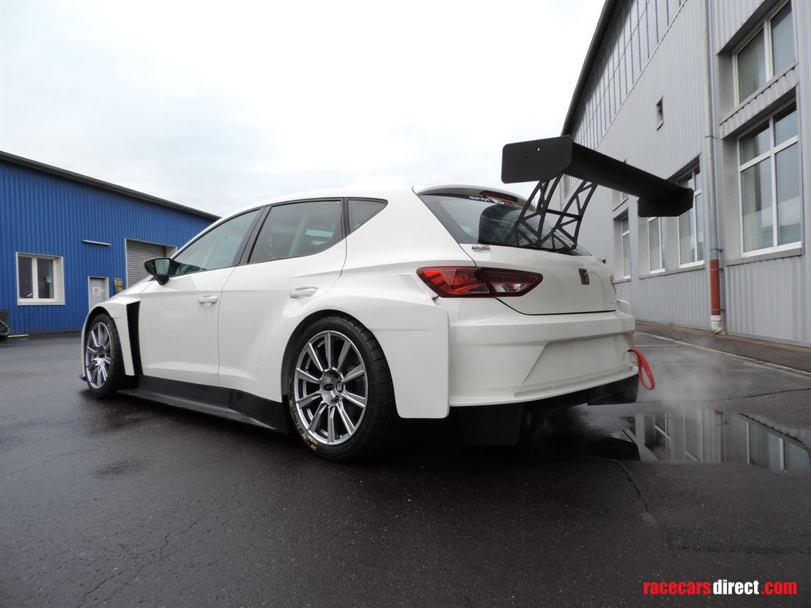 cupra-tcr-seq-with-very-low-mileage-for-sale