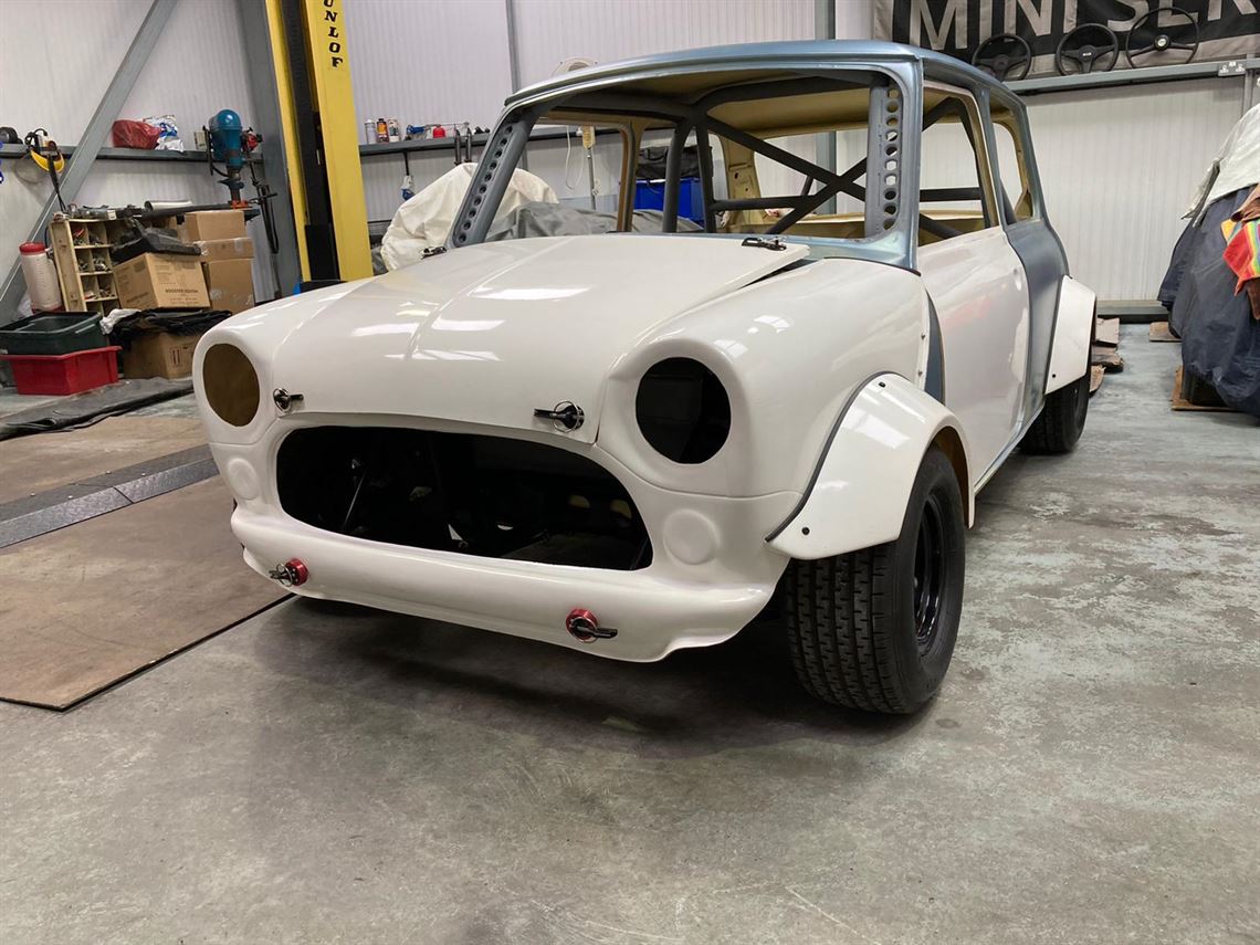 Racecarsdirect.com - Classic mini rolling shell