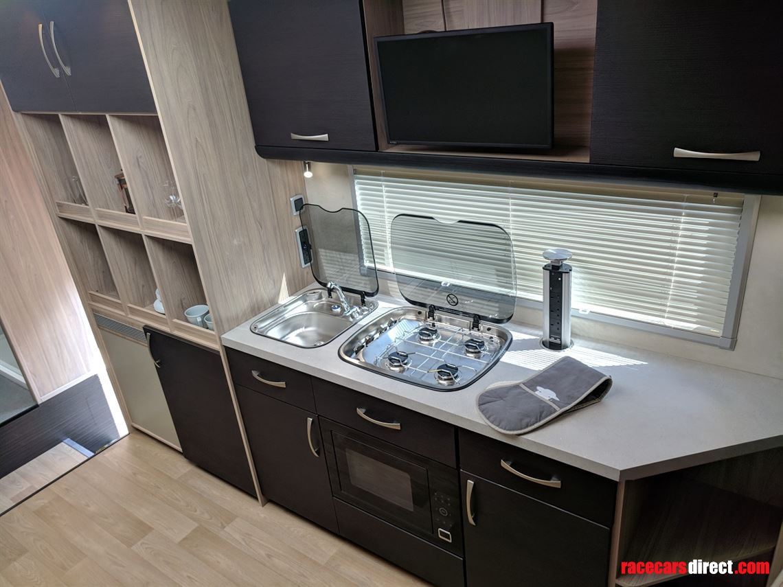mercedes-motorhome-with-slide-out-garage