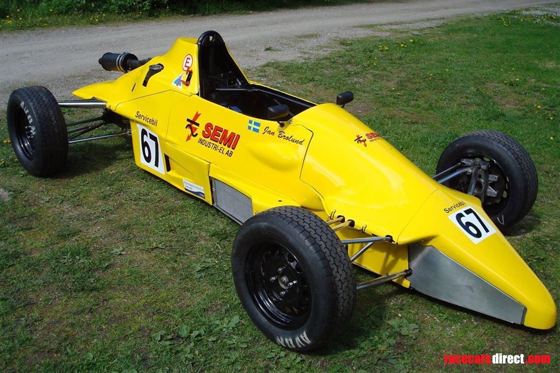 ready-to-race-historic-formula-ford-van-dieme