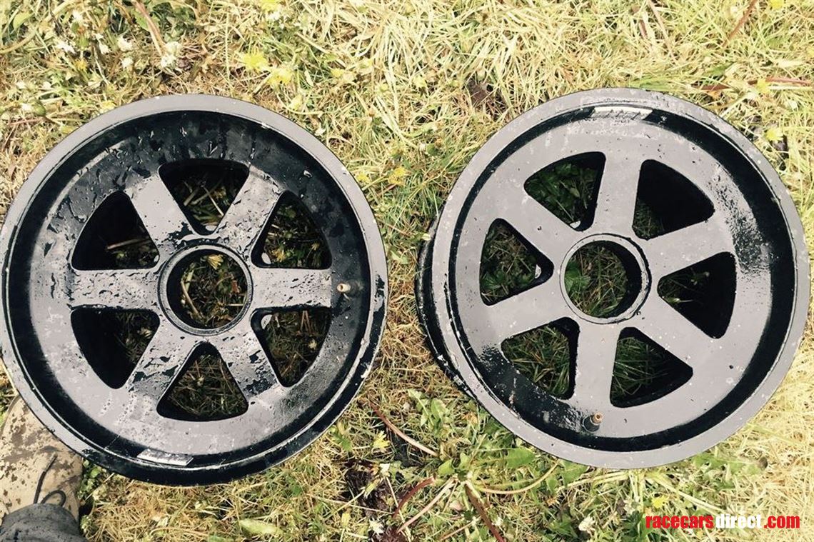 pair-10x13-centrelock-magnesium-rims---dymag