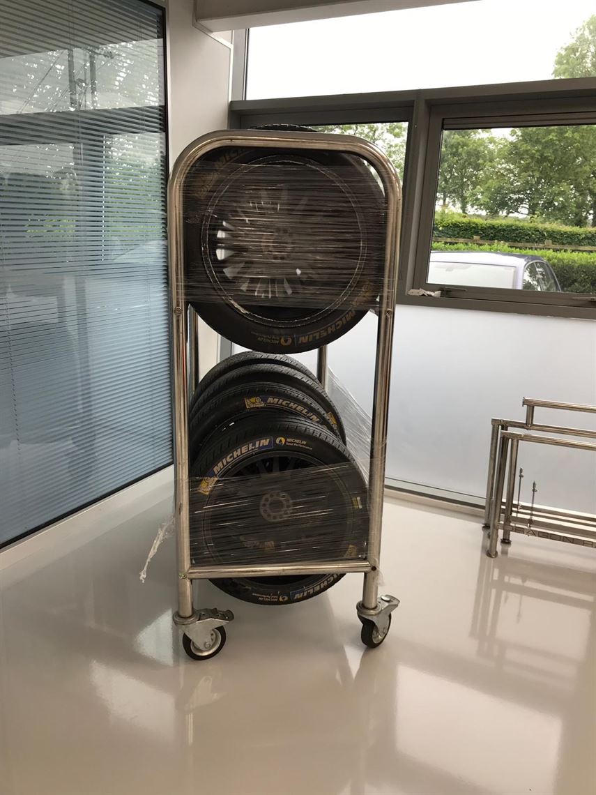 stainless-steel-tyre-trolley