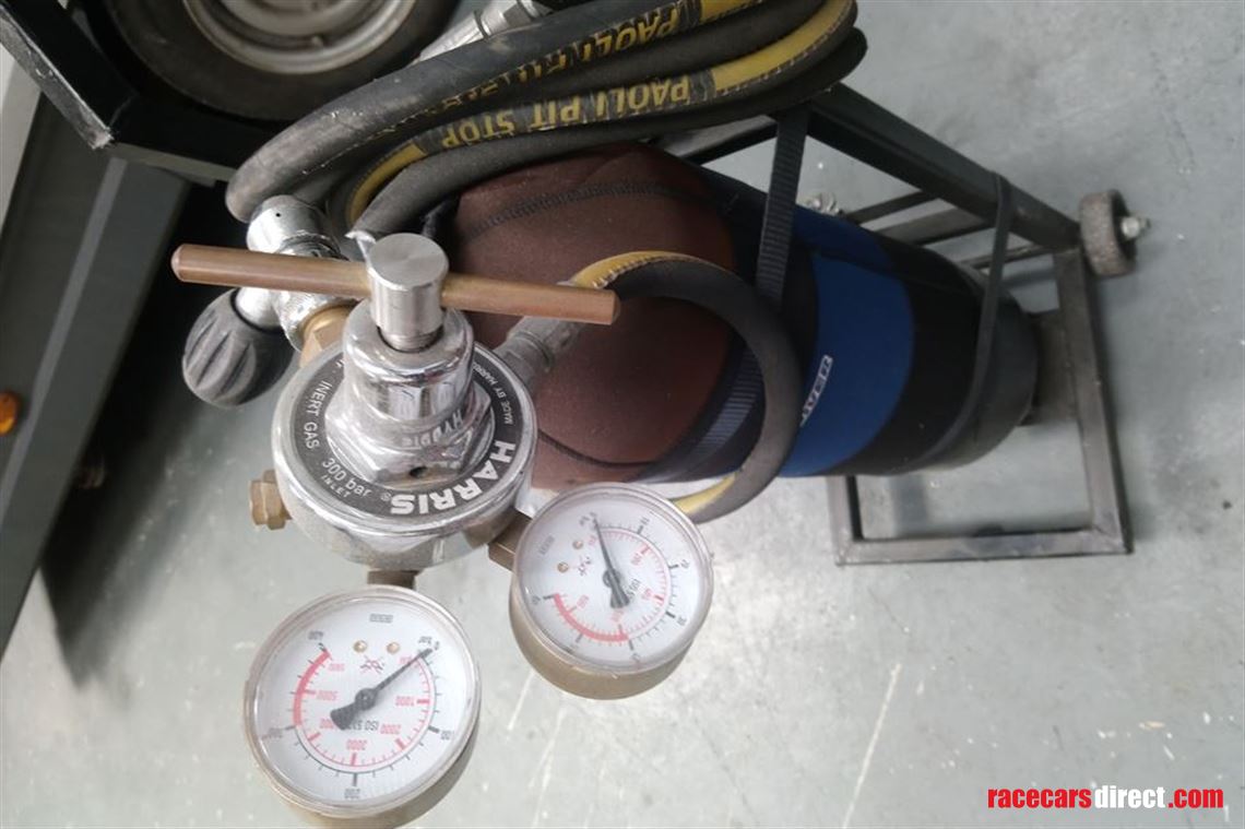 paoli-air-compressor-and-bottle