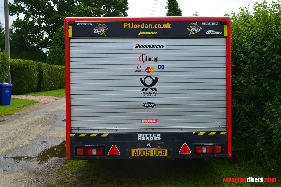 ex-mclaren-f1-grand-prix-trailer