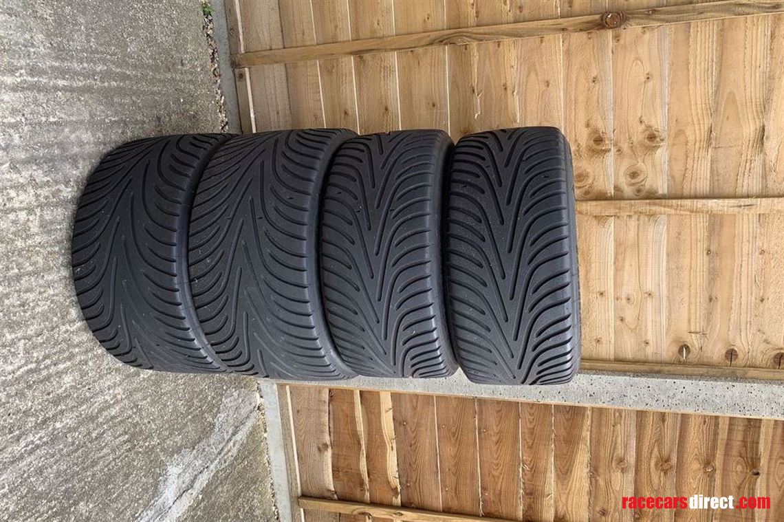 radical-dunlop-wet-tyres