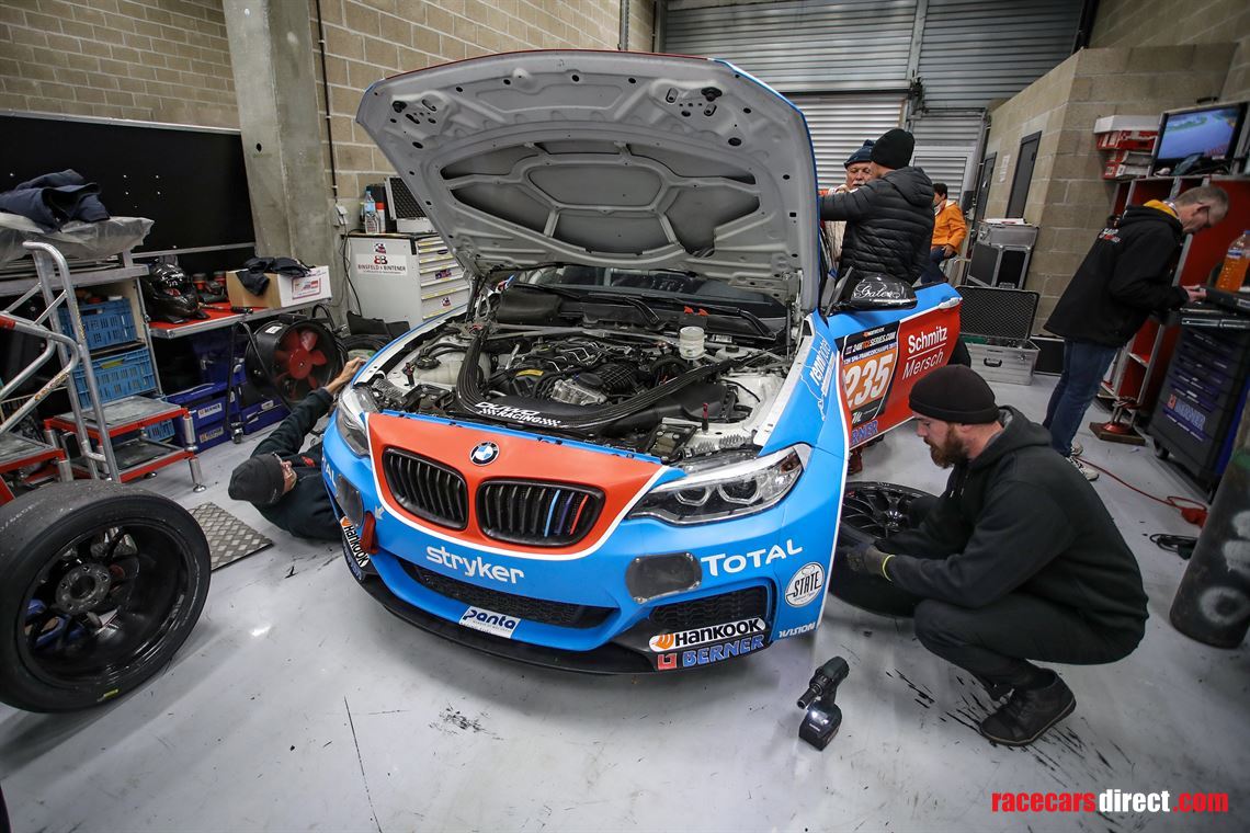 championship-winning-bmw-m235im240i-racing-cu