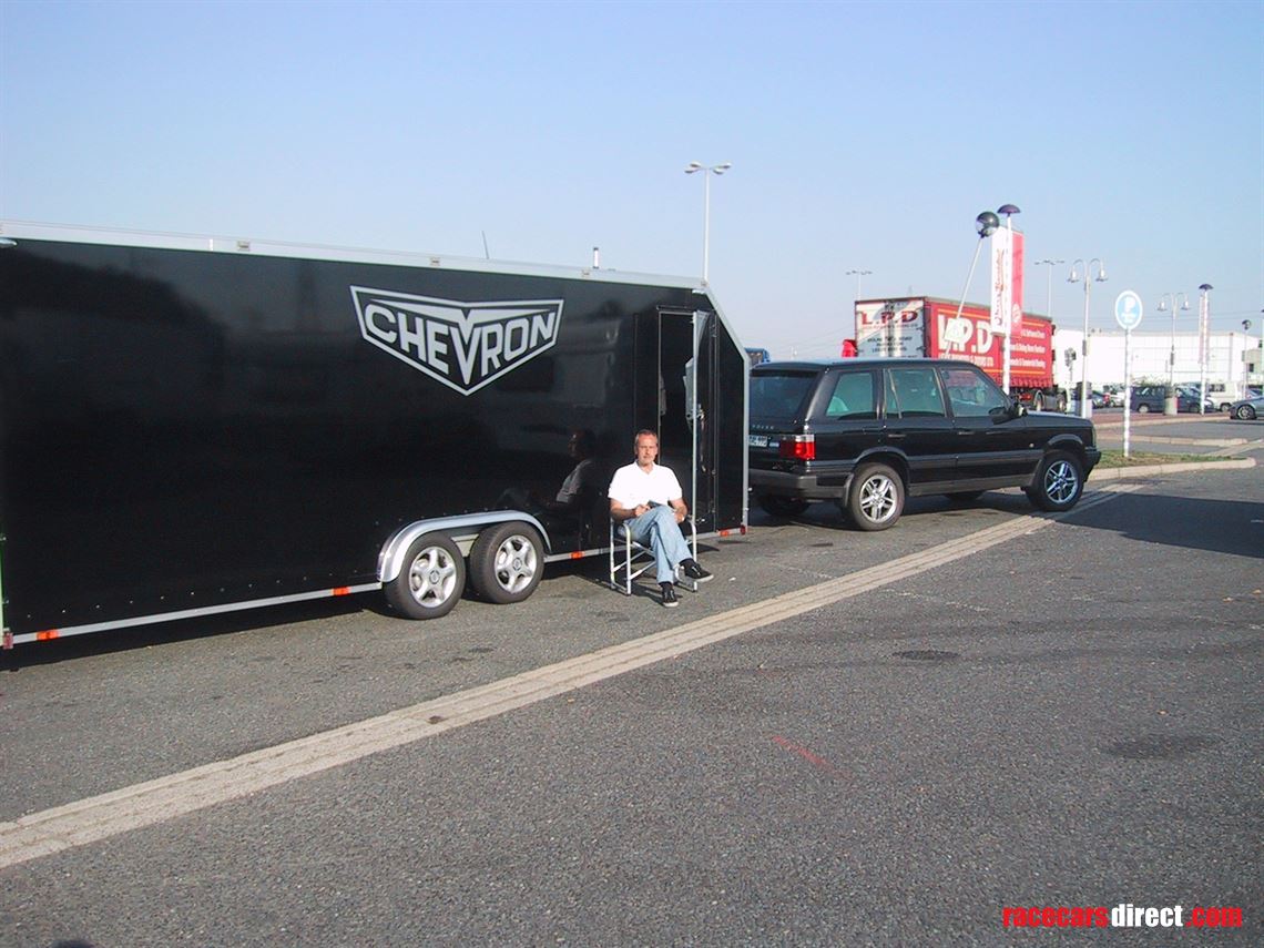 customized-black-alloy-race-trailer