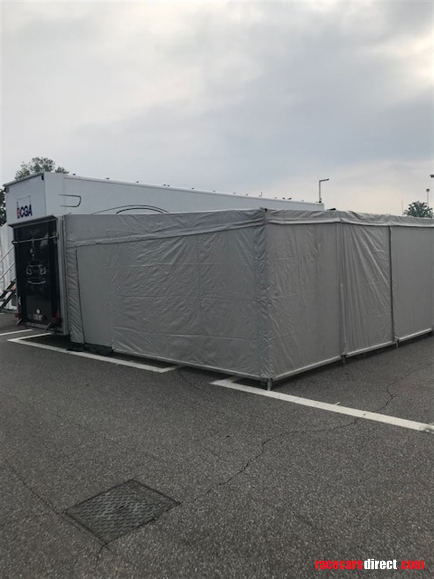 customized-black-alloy-race-trailer