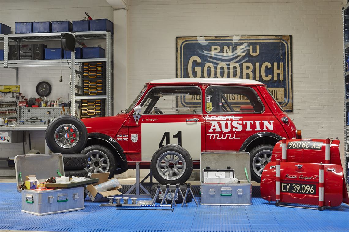 Racecarsdirect.com - 1967 Austin Mini Cooper S Group 2 Specification FIA