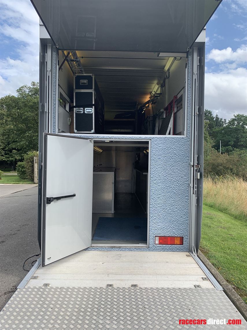 race-transporter---2-floors-officeaccommodati