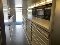 race-transporter---2-floors-officeaccommodati