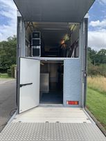 race-transporter---2-floors-officeaccommodati