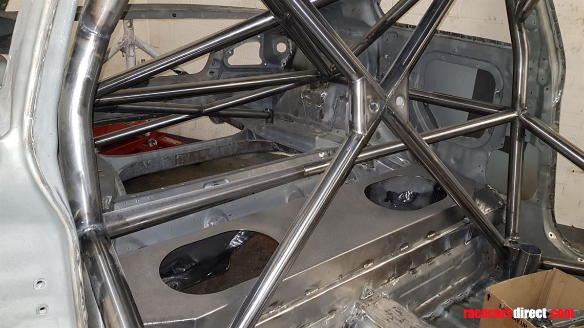 Racecarsdirect.com - BMW 1 Series Race shell - Extensive work