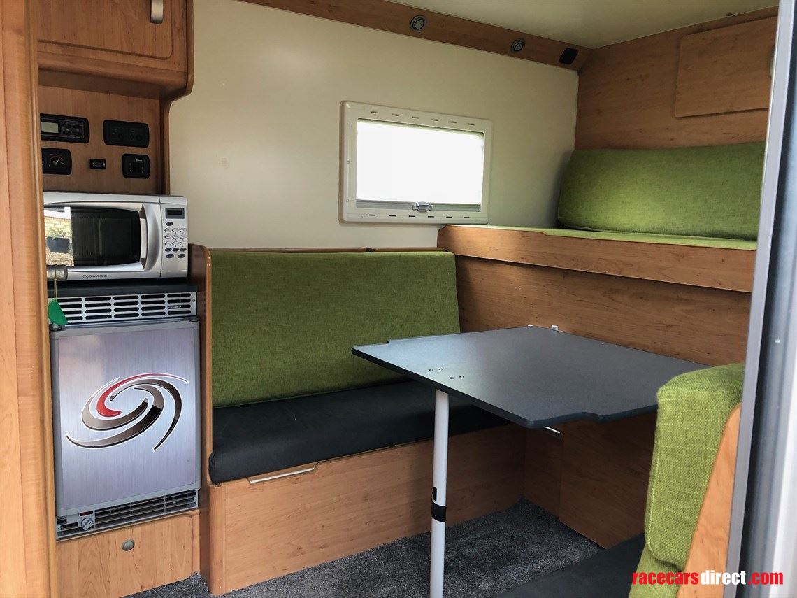 motorsport-trailer-accomodation-kitchen-showe