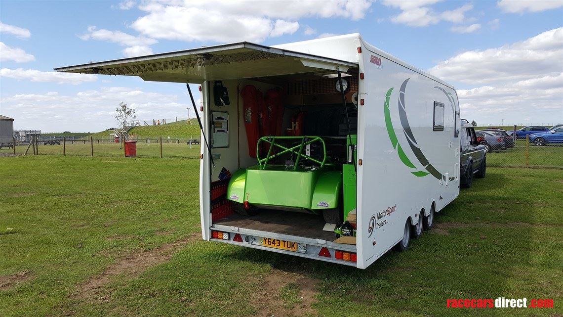 motorsport-trailer-accomodation-kitchen-showe