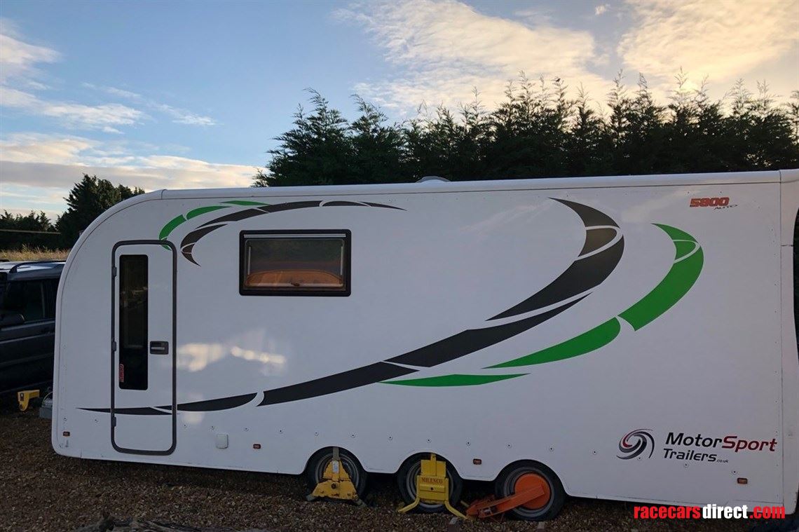 motorsport-trailer-accomodation-kitchen-showe