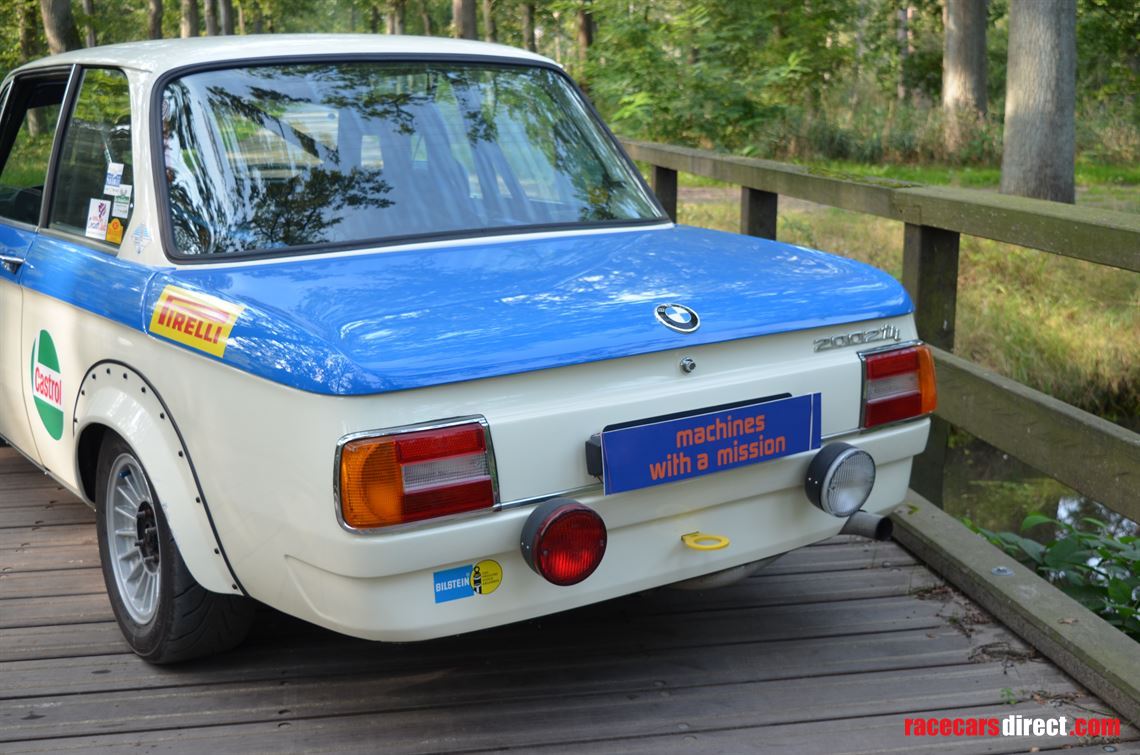 1974-bmw-2002-tii-rally-car