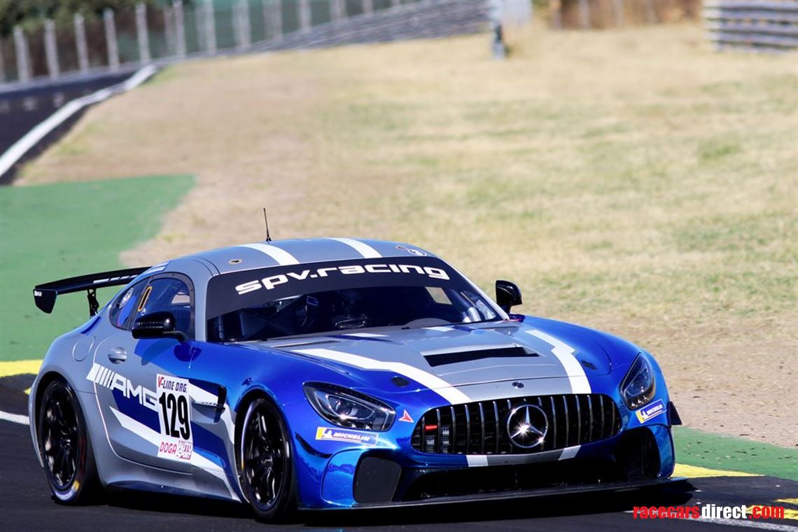 mercedes-amg-gt4-in-iridium-silver-with-air-c