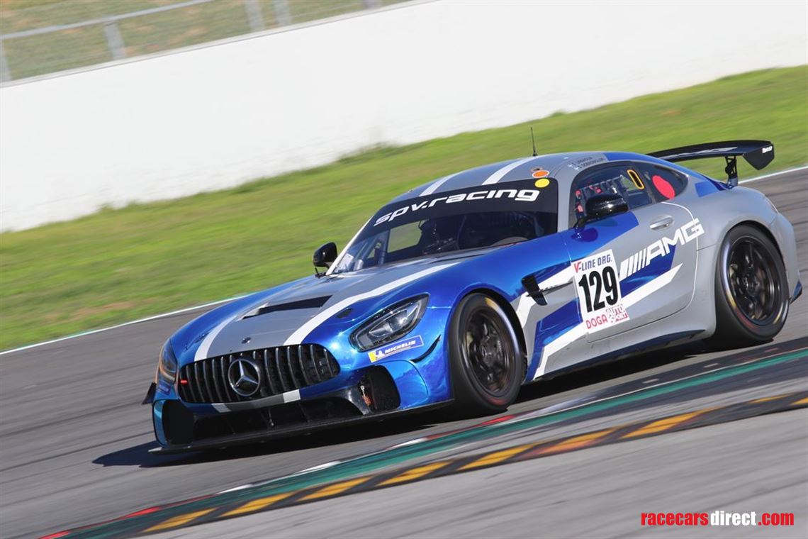 mercedes-amg-gt4-in-iridium-silver-with-air-c