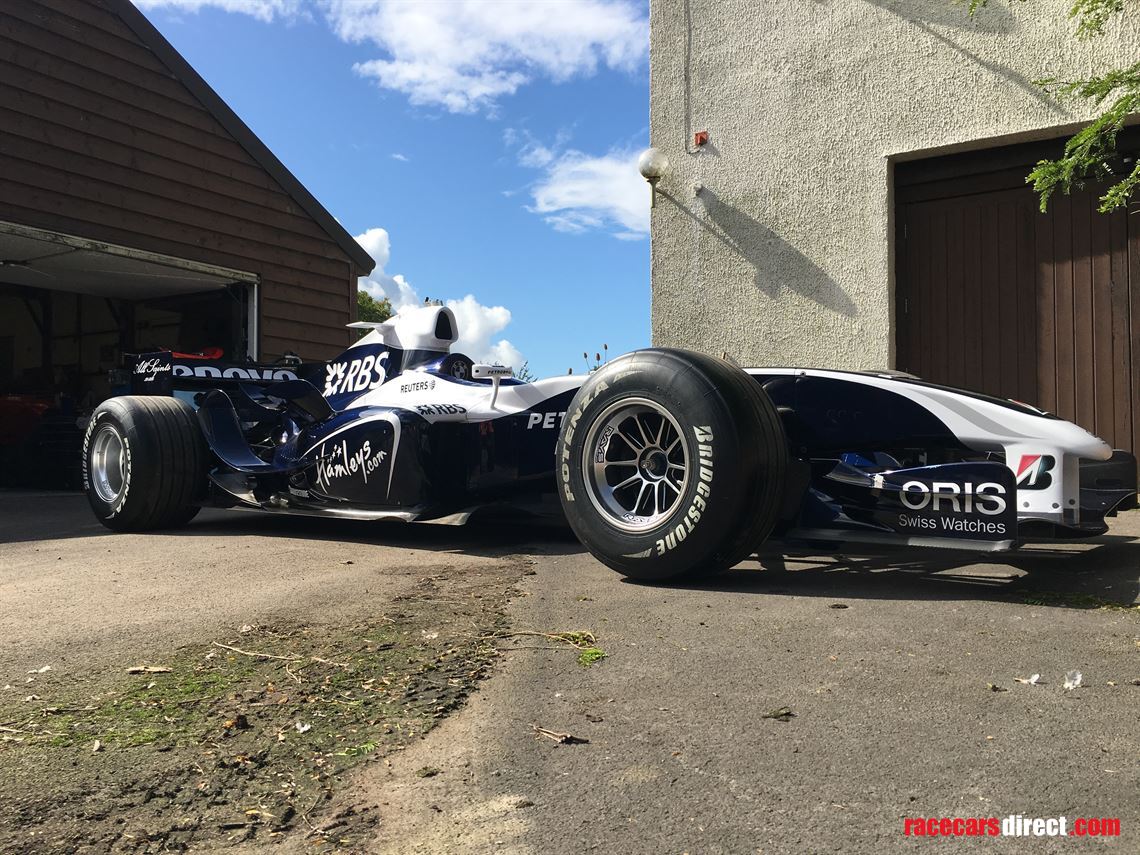 2004-williams-f1-fw26c-01-rolling-chassis