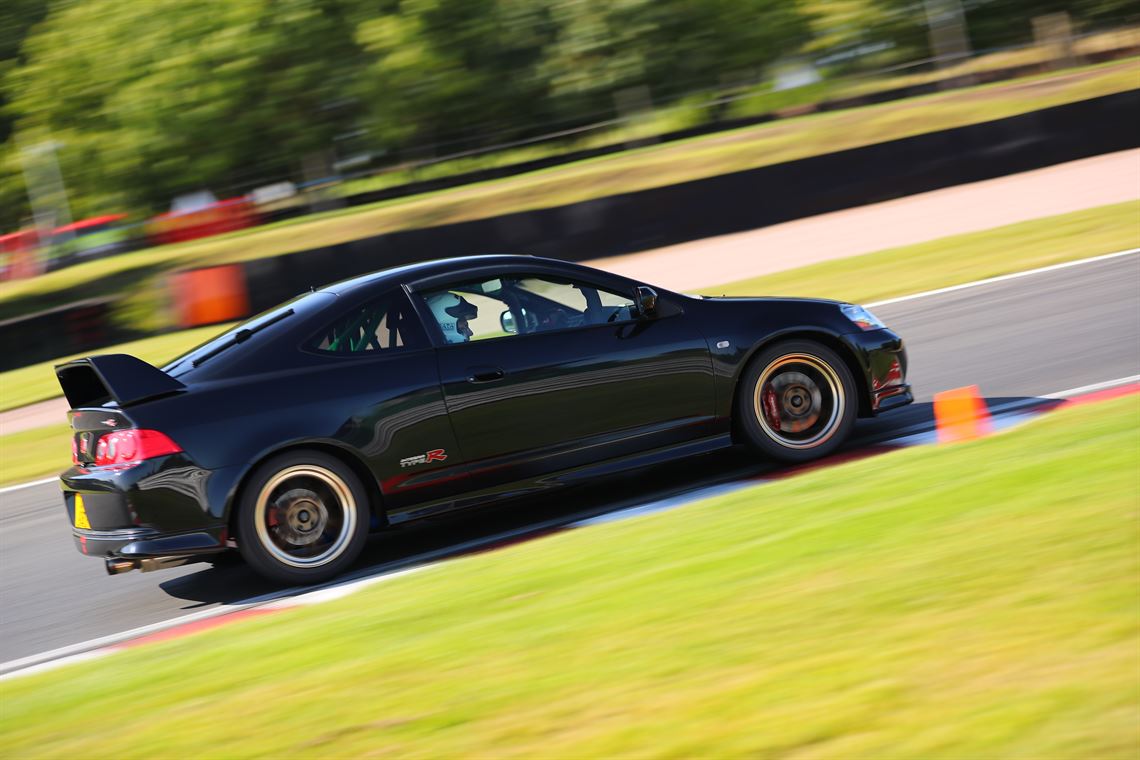 Racecarsdirect.com - Road Legal Track DC5 Honda Integra Type R £15k ...