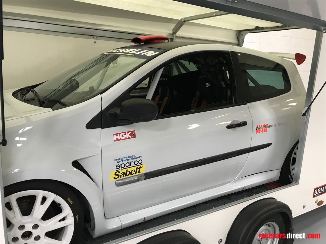 renault-clio-cup-car-3