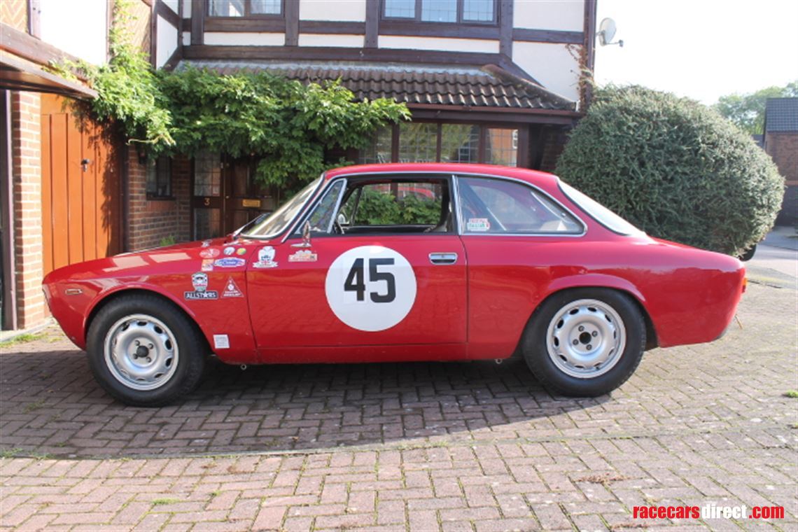 alfa-romeo-giulia-sprint-gt