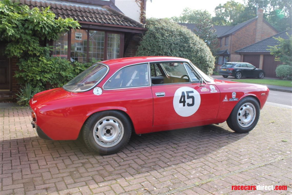 alfa-romeo-giulia-sprint-gt