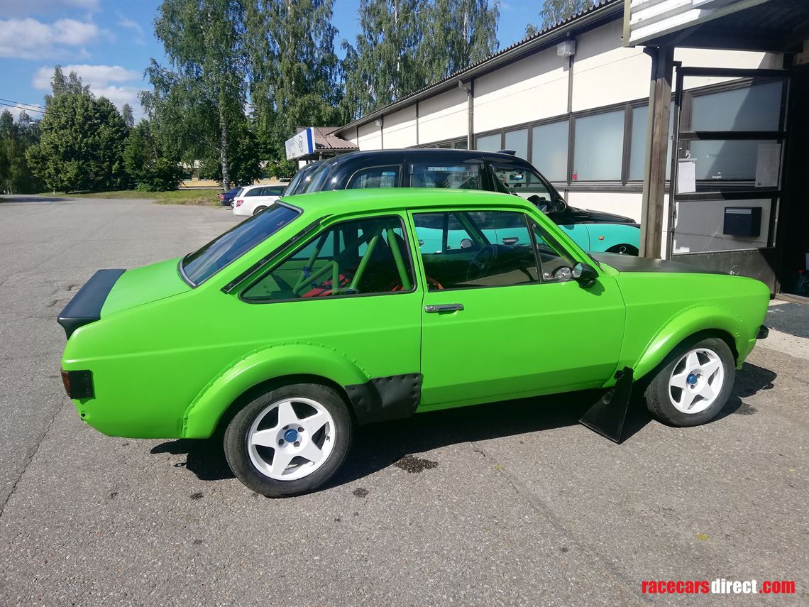 ford-escort-20-2d-rally-car