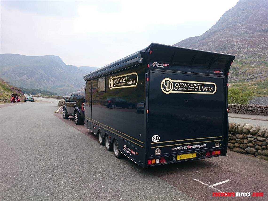 motorsport-trailers-race-transporter-with-liv