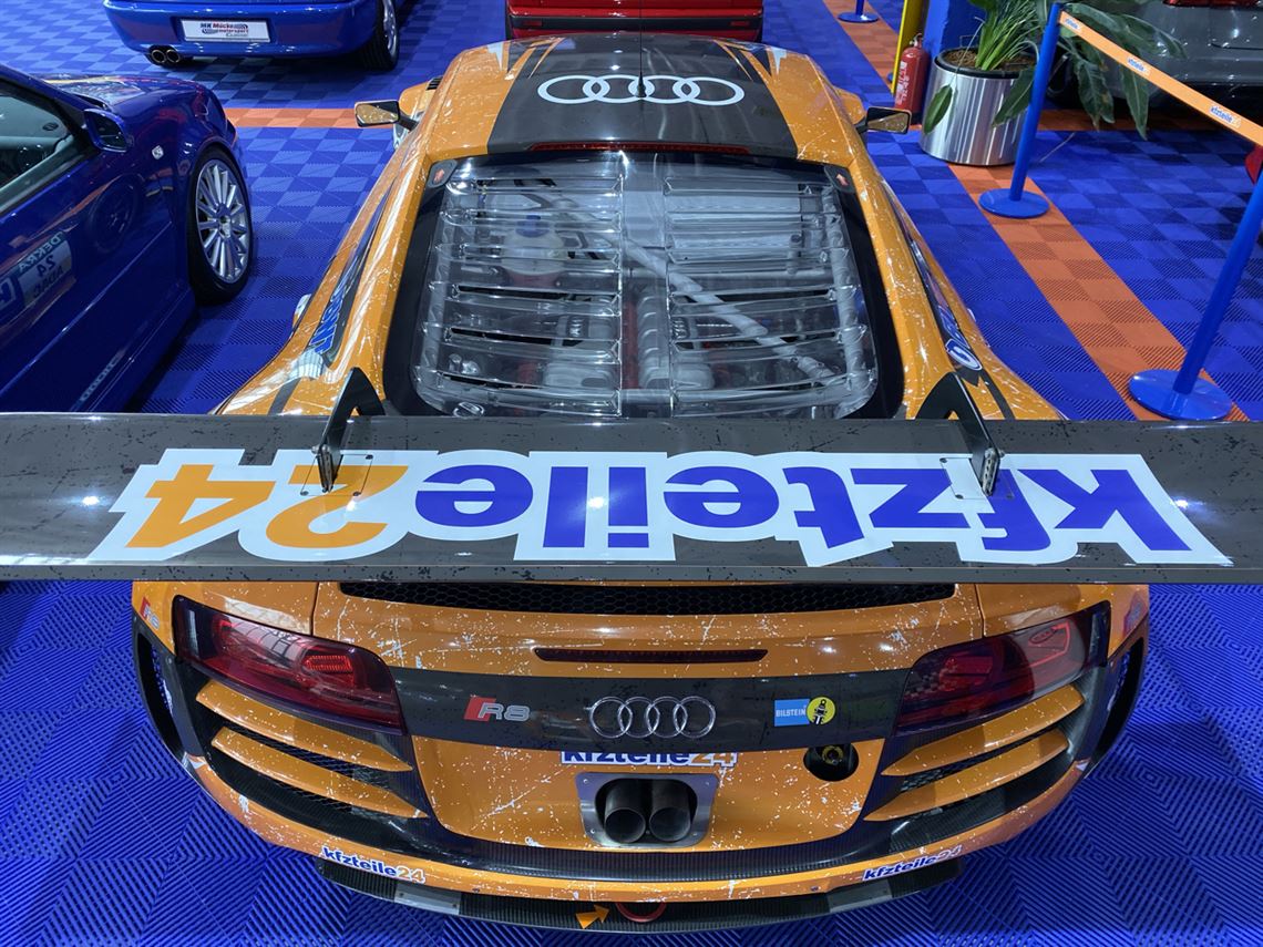 audi-r8-lms-ultra-2014---top-condition---read