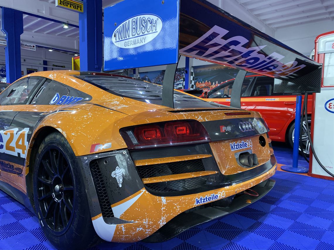 audi-r8-lms-ultra-2014---top-condition---read