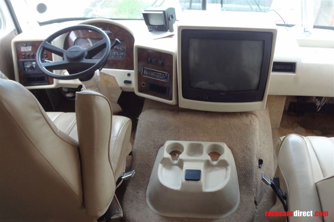 damon-challenger-chevrolet-american-motorhome