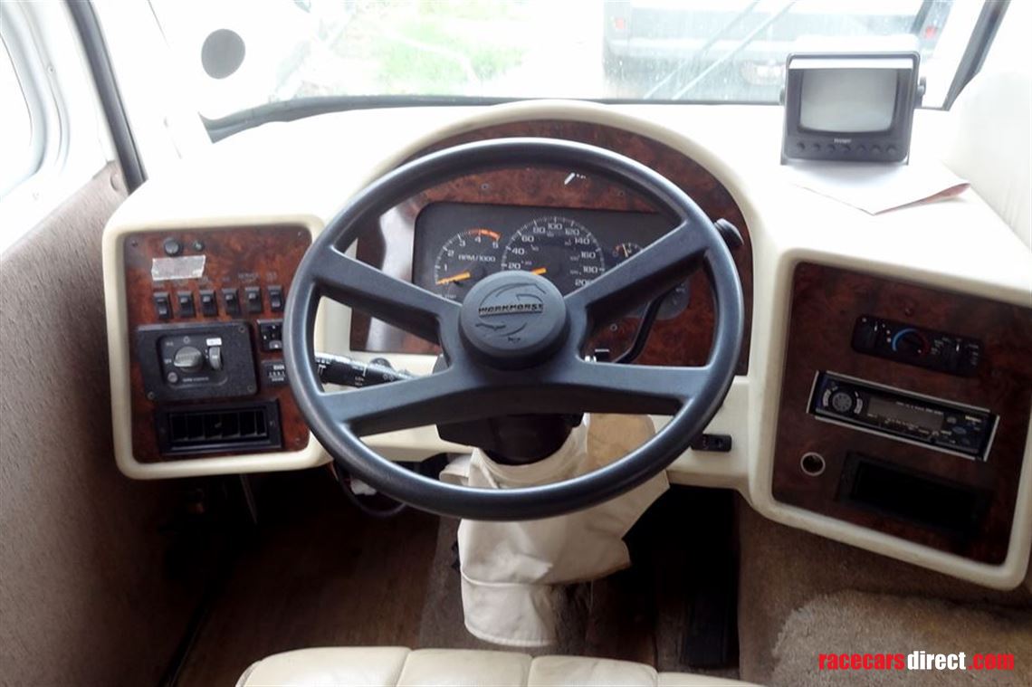 damon-challenger-chevrolet-american-motorhome