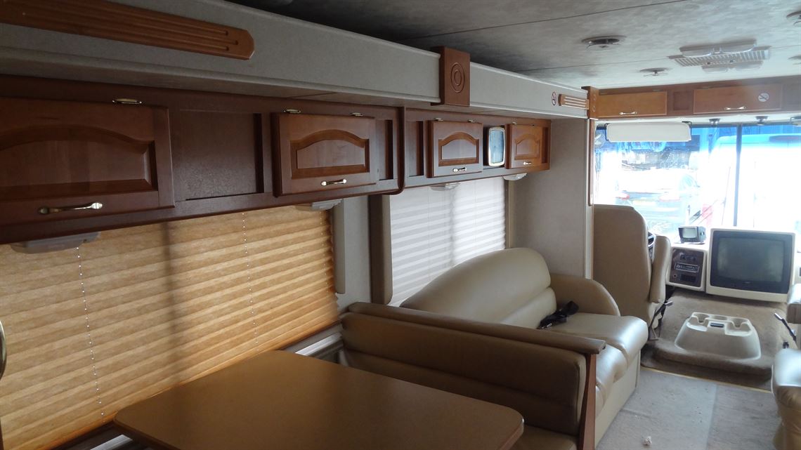 damon-challenger-chevrolet-american-motorhome