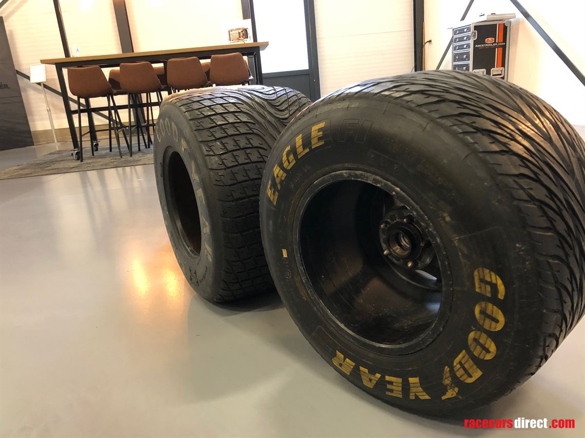 set-of-formula-1-wheels-and-tires