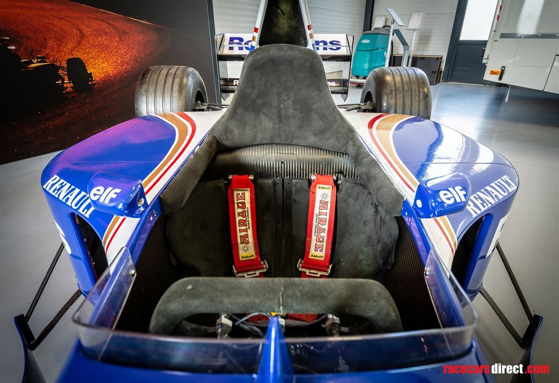 Racecarsdirect.com - Rothmans F1 Williams FW17 original show car.