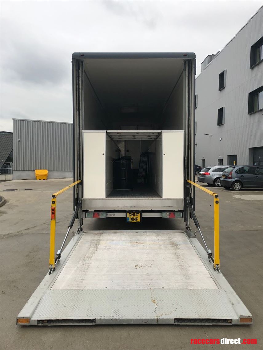 race-transporter-and-tractor-unit-with-awning