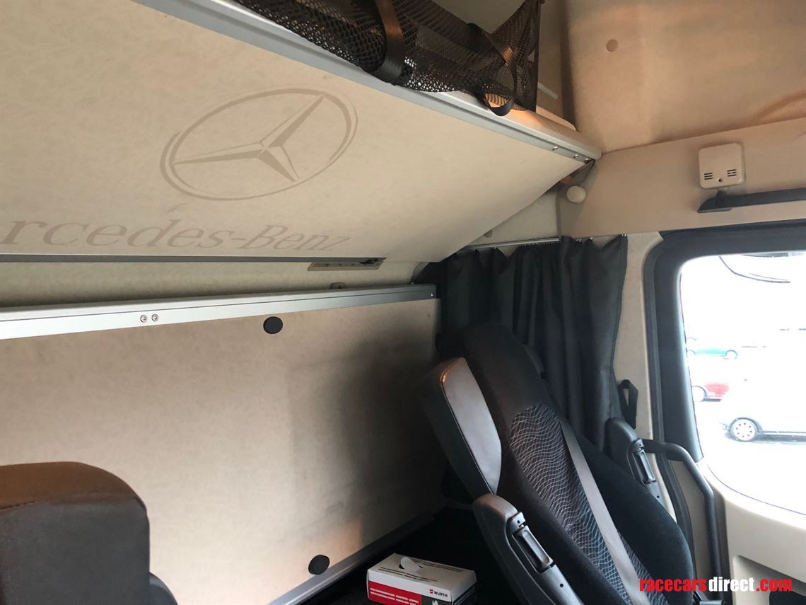 race-transporter-and-tractor-unit-with-awning