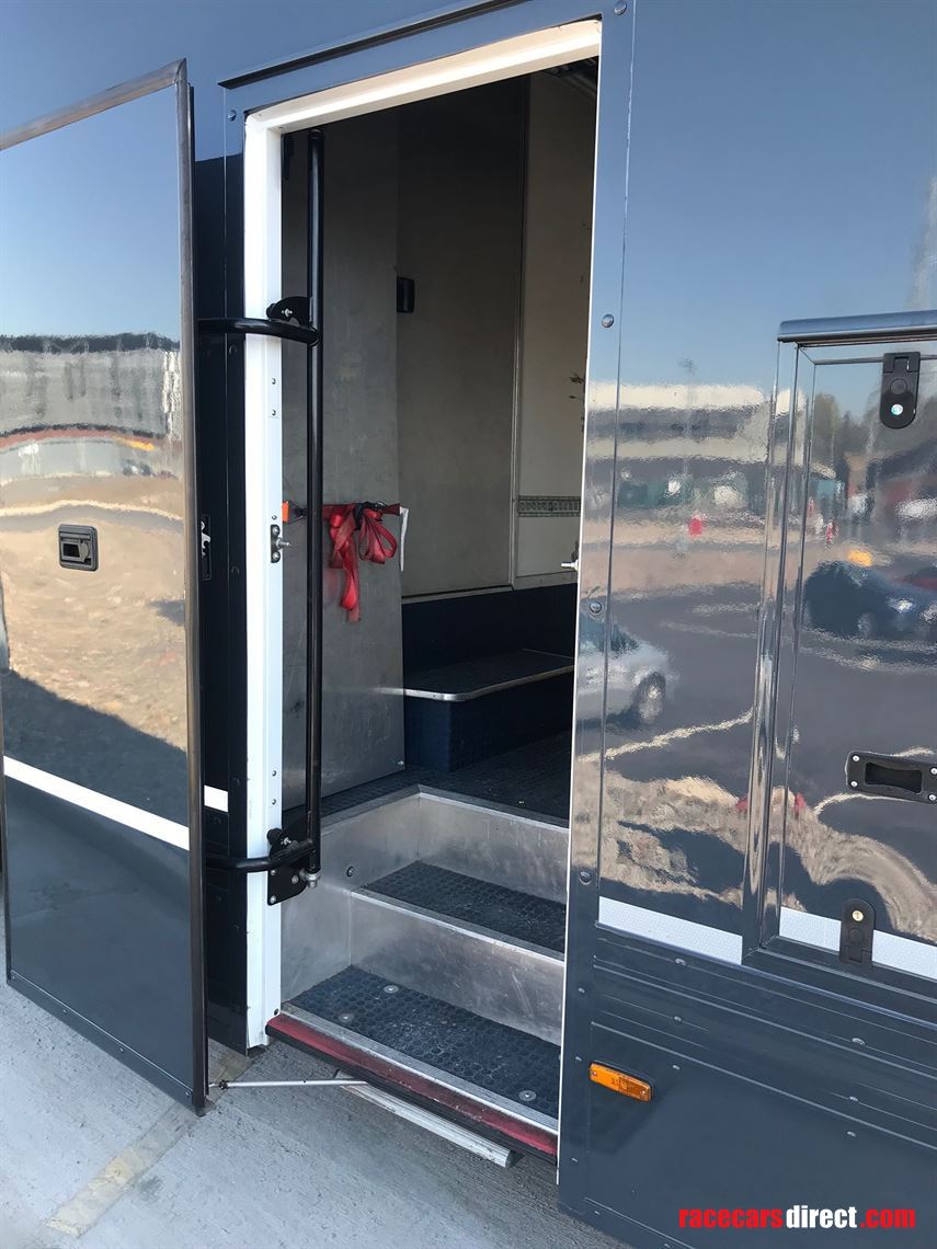 race-transporter-and-tractor-unit-with-awning