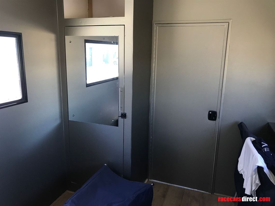 race-transporter-and-tractor-unit-with-awning