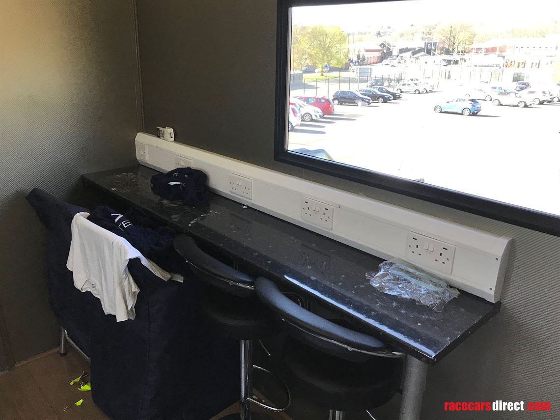 race-transporter-and-tractor-unit-with-awning