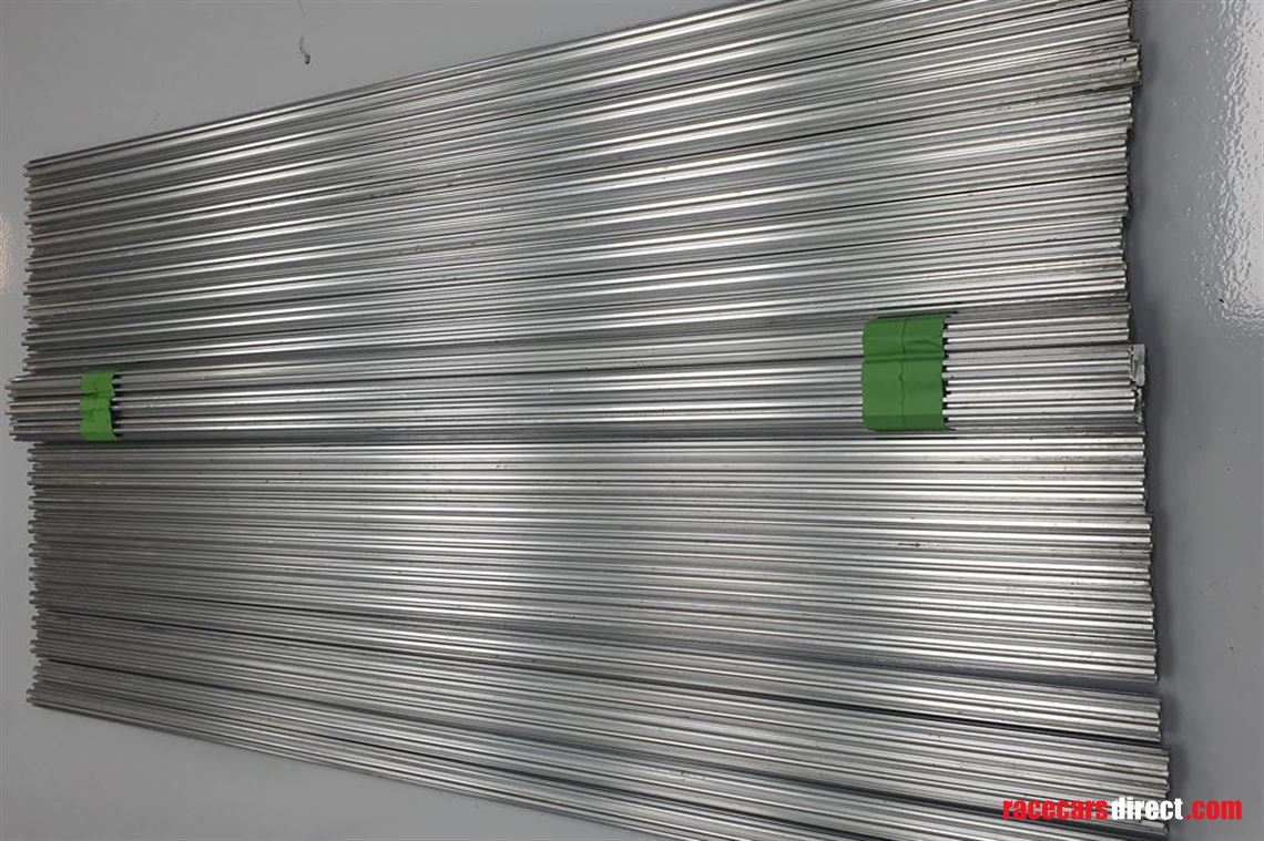 showtrax-style-pit-walling-frames