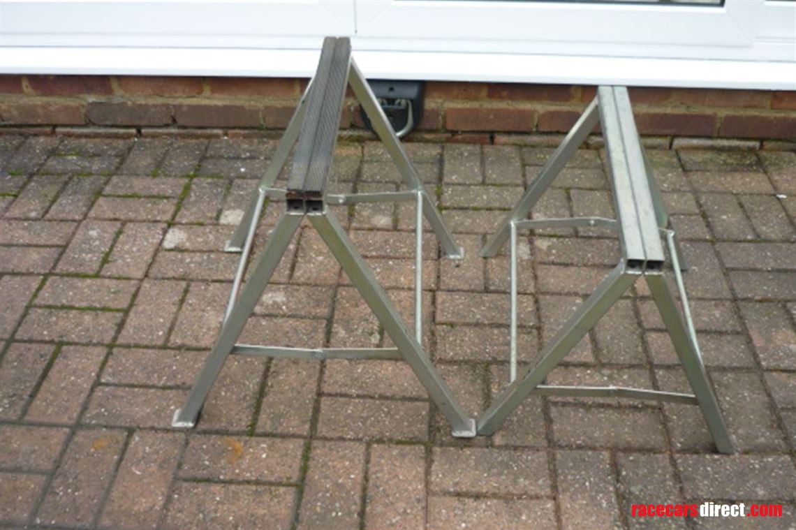 2-steel-chassis-stands